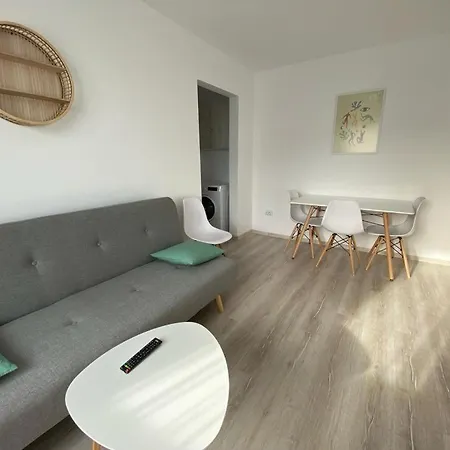 Florilor House *